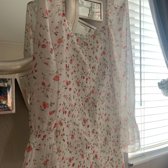 Super cute white flower dress. - Picture 2 of 6